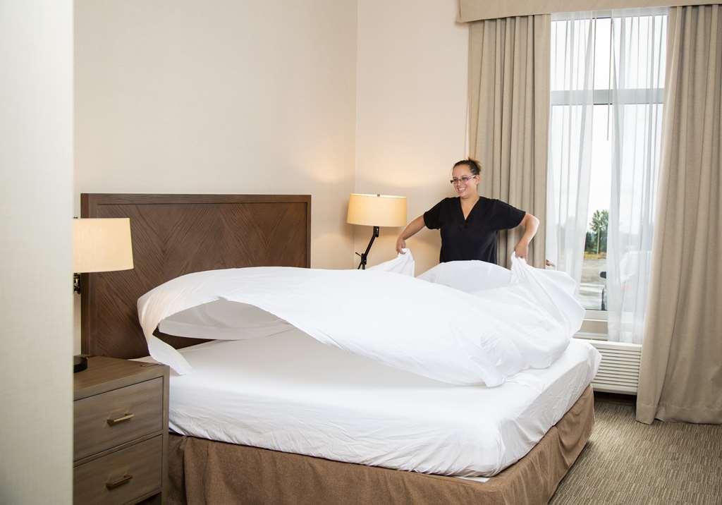 Pomeroy Inn & Suites Prince George Kamer foto