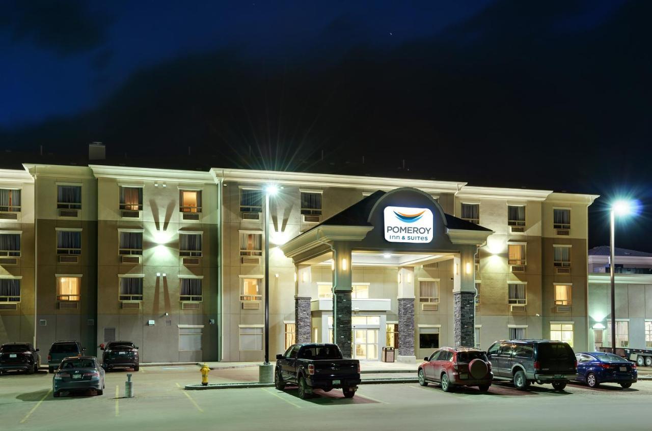 Pomeroy Inn & Suites Prince George Buitenkant foto