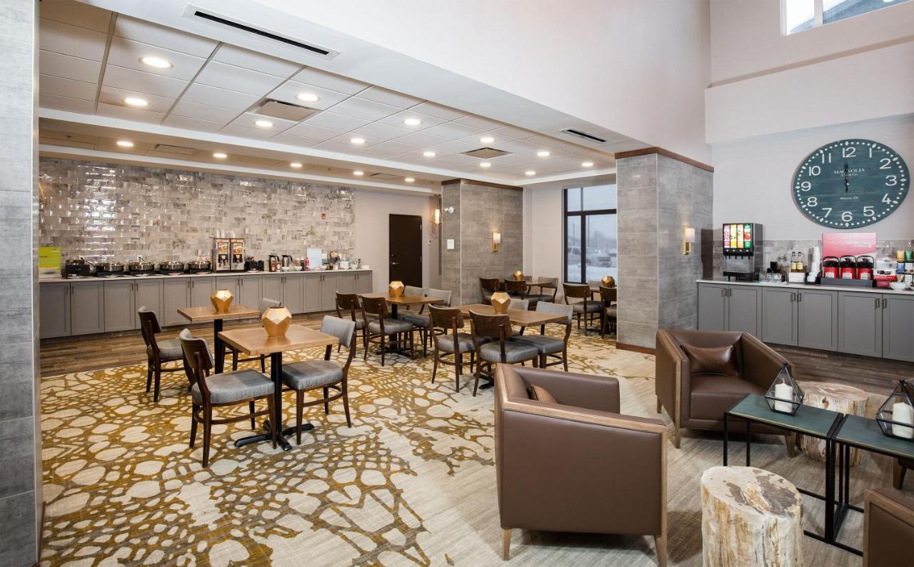 Pomeroy Inn & Suites Prince George Buitenkant foto