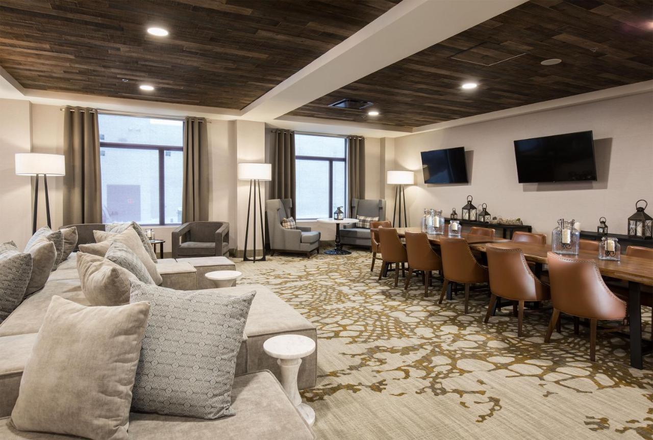 Pomeroy Inn & Suites Prince George Buitenkant foto
