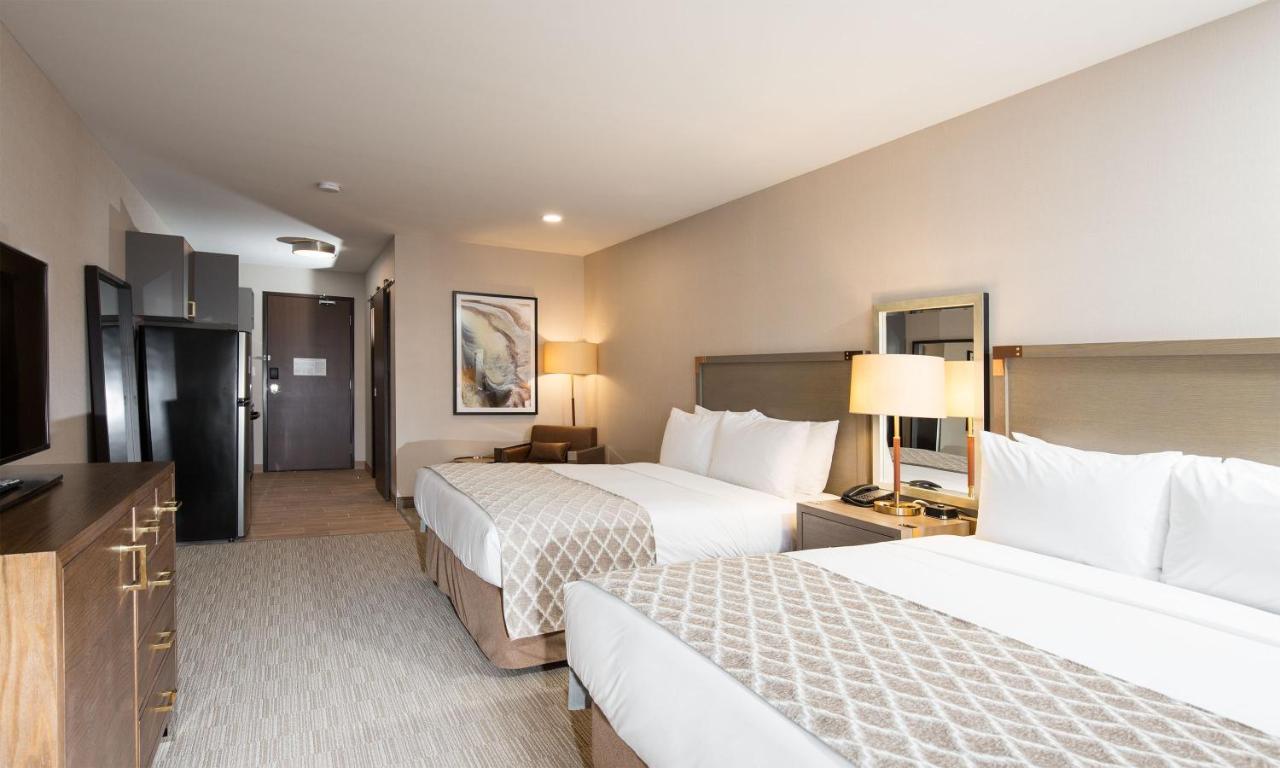 Pomeroy Inn & Suites Prince George Buitenkant foto