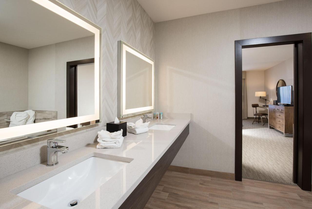 Pomeroy Inn & Suites Prince George Buitenkant foto