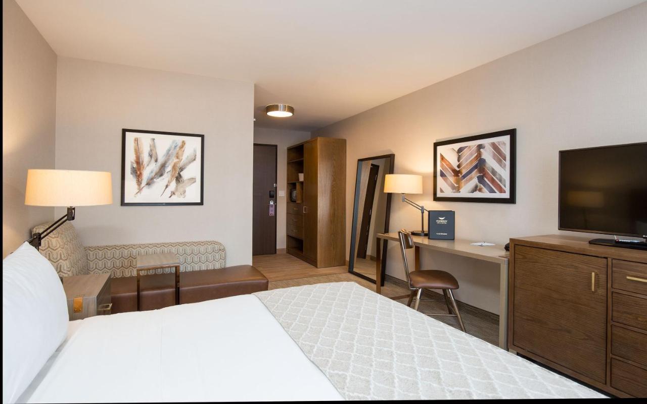 Pomeroy Inn & Suites Prince George Buitenkant foto