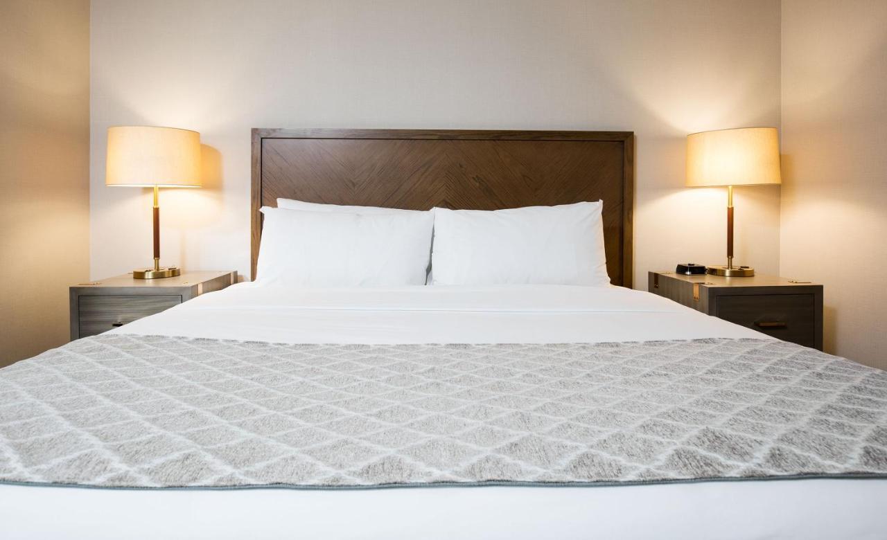 Pomeroy Inn & Suites Prince George Buitenkant foto