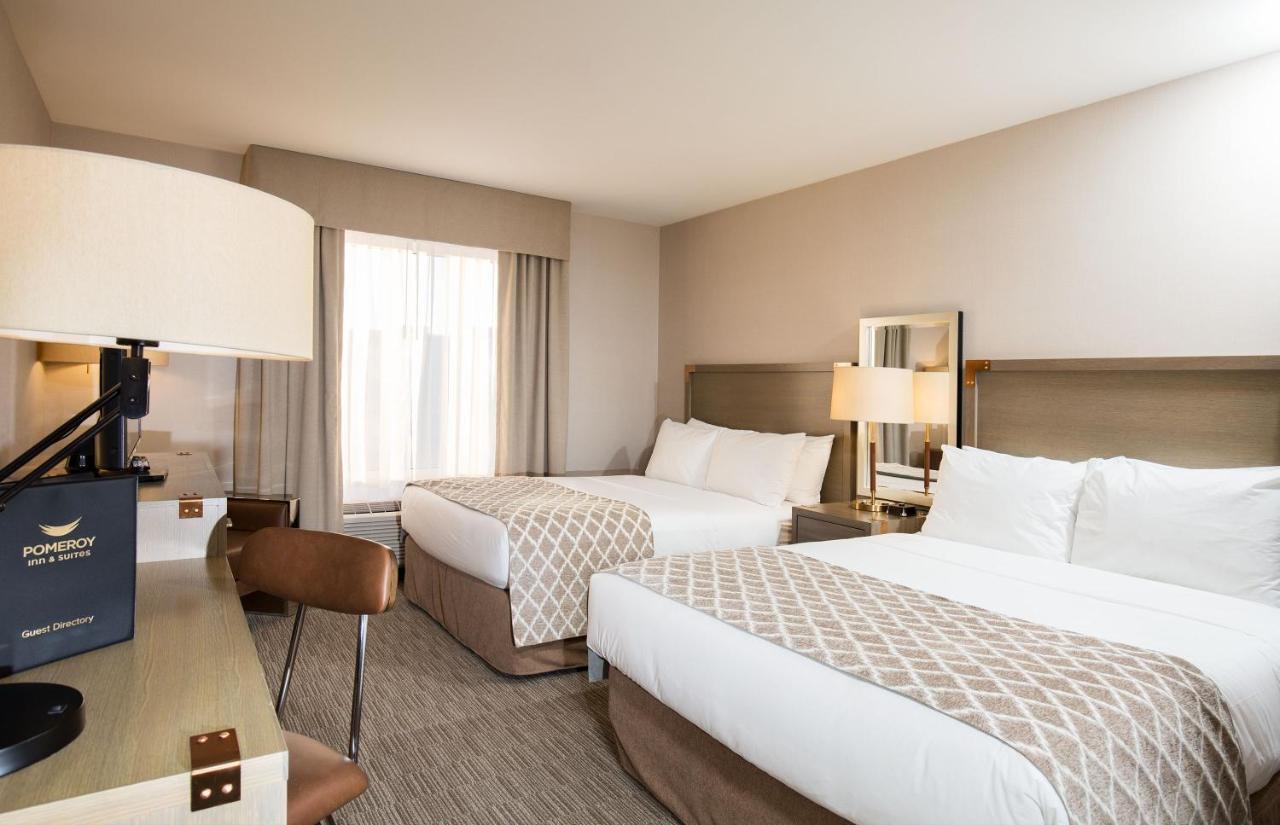 Pomeroy Inn & Suites Prince George Buitenkant foto